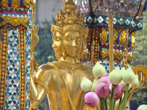 Đến Thái viếng Tượng Phật bốn mặt